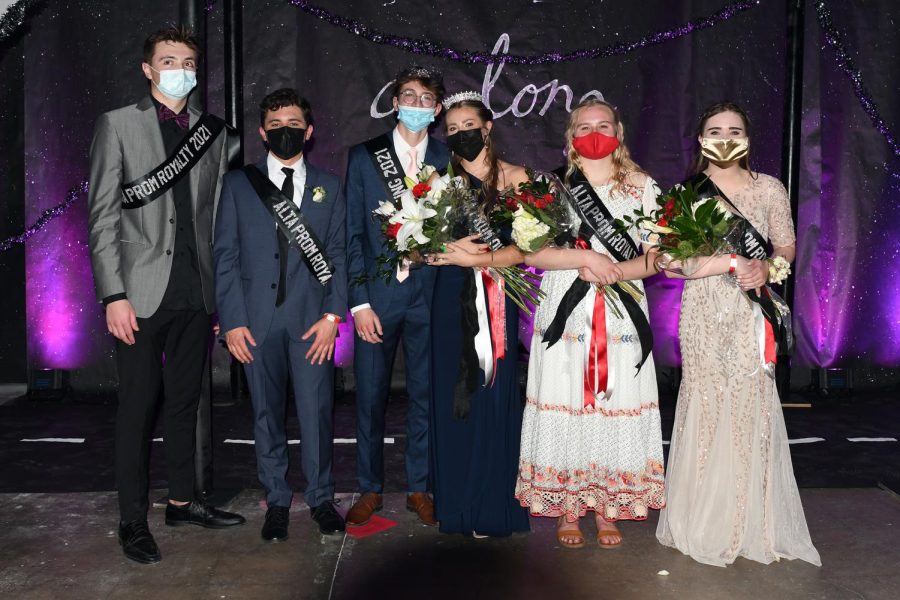 Cam+Nielsen+and+Sophie+Duncan+were+named+this+years+Junior+Prom+King+and+Queen%3B+Ryan+Watt%2C+Mason+Roberts%2C+Chloe+Engstrom%2C+and+Paige+Blair+were+attendants.