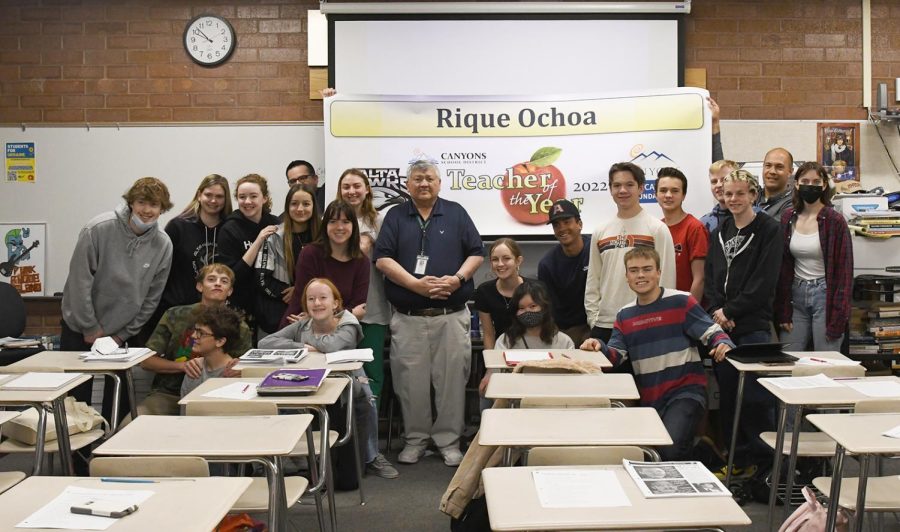 Mr. Rique Ochoa poses with his 6th period AP US History class shortly after receiving the schools Teacher of the Year Award.
