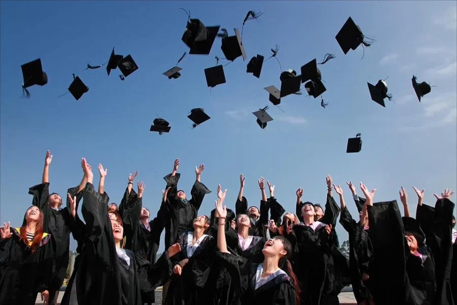 Everything Seniors Need to Know About Graduation