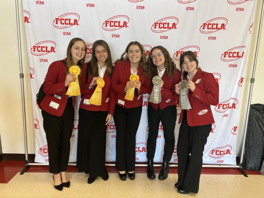 Serena Jefferson, Lizzy Carlton, & Alix Aguilar won a gold medal in various categories. Emily, Richards and  Brooklyn Ledesma brought home silver medals.