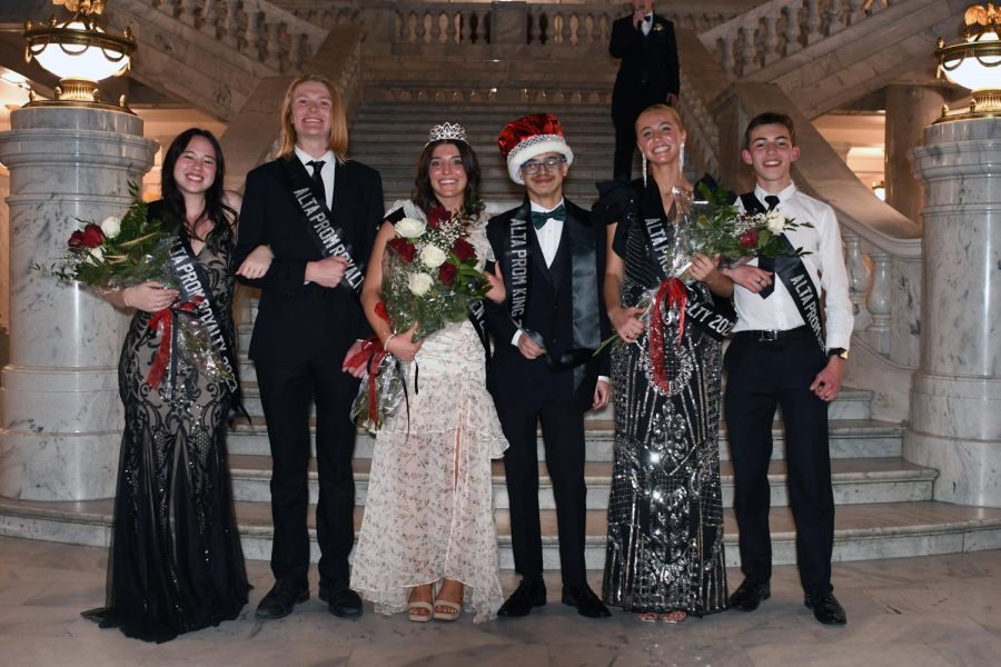 Second+Attendants+Lily+Tu%2C+Henry+Hohl%2C+pose+with+Queen+and+King+Alaina+Ogden+and+Donavon+Bettinson.+Reagan+Tesch+and+Kevin+Law%2C+First+Attendants+are+featured+on+the+right.